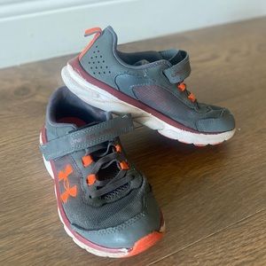 Under Armour Boys Sneakers Size 2